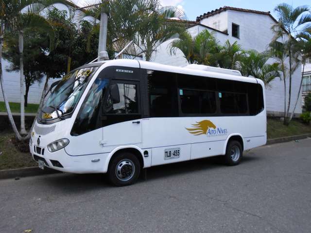 Buseta nissan tk 55 20 pasajeros aire acondicionado en Medellín