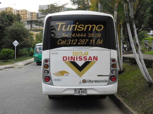 Buseta nissan tk 55 20 pasajeros aire acondicionado en Medellín