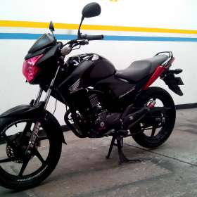 Fotos de Vendo moto honda cb invicta150 modelo 2012 en Bogotá Colombia