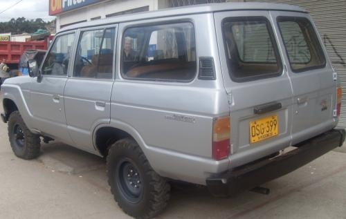 Vendo camioneta toyota modelo 82 en Bogotá - Autos | 23112