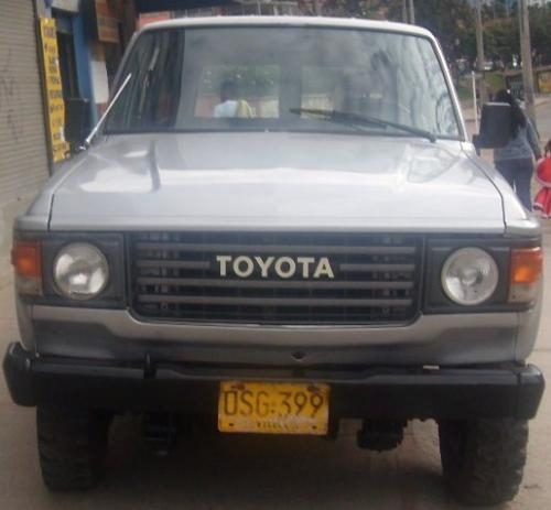 Vendo camioneta toyota modelo 82 en Bogotá - Autos | 23112