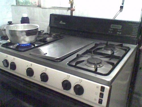 Estufa centrales con horno 5 puestos en Bogotá - Electrodomésticos | 48619