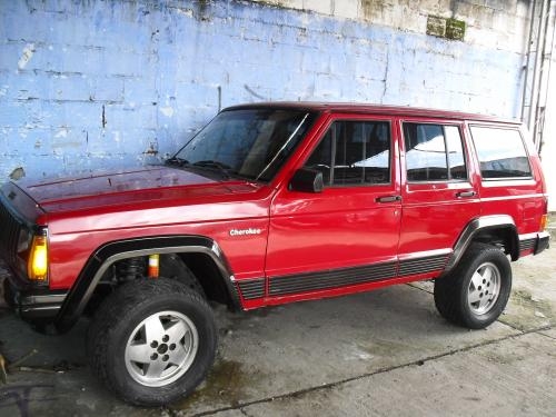 Vendo o permuto jeep cherokee modelo 95 en Quindío - Autos | 156581